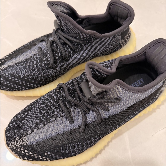 Authentic Yeezy boost Y2 men’s & women’s sneakers - Picture 4 of 11